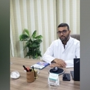 الدكتور حاتم محمد أخصائي الطب الباطني