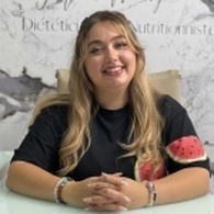 الآنسة محجوب فاطمة أخصائية التغذية العلاجية