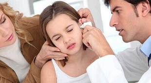 المجلة الطبية 7 أسباب للالتهابات الحادة المتكررة للأذن الوسطى عند الأطفال