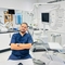 الدكتور هشام الحمزاوي طبيب أسنان